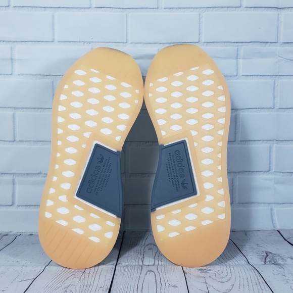 Women's Adidas NMD_R2 Running Shoe Size 9 - Picture 8 of 8